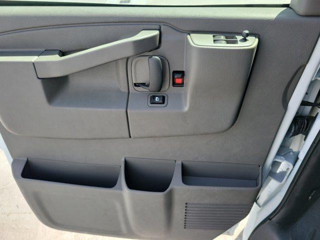 2025 GMC Savana Cargo Base