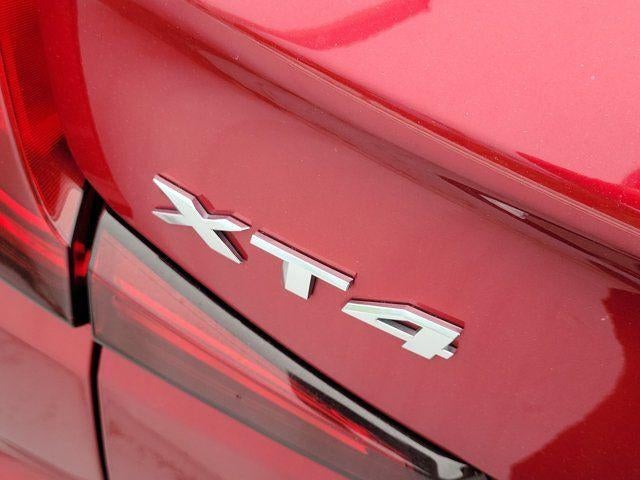 2022 Cadillac XT4 FWD Premium Luxury
