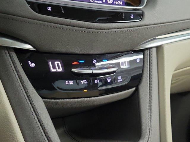 2022 Cadillac XT5 FWD Premium Luxury