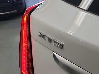 2022 Cadillac XT5 FWD Premium Luxury