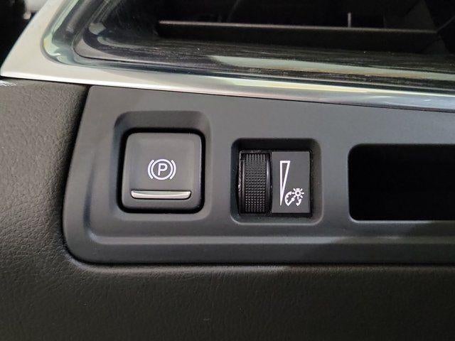 2023 Cadillac XT5 FWD Premium Luxury